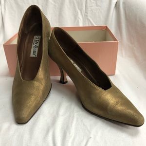 D'Rossana by Charna Burnished Gold Pumps